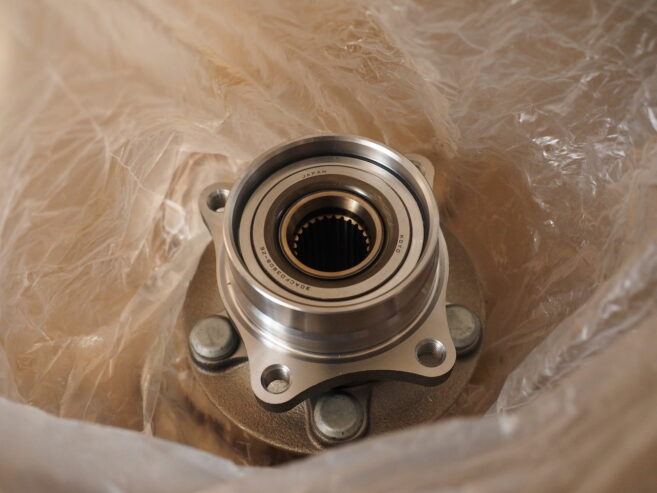 PRIUS 20 FRONT HUB COMPLETE