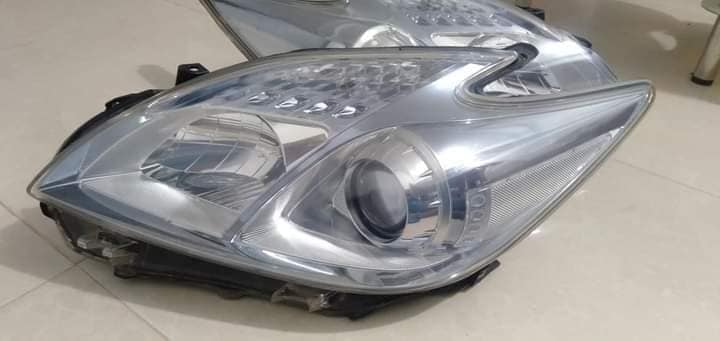Toyota Prius 30 Headlight